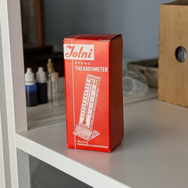 Jolni Wooden Stand Thermometer